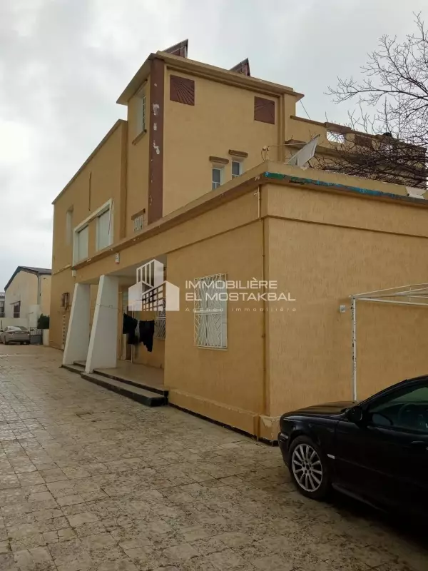 À Vendre : Magnifique Propriété de 2.5 Hectares à Grombalia