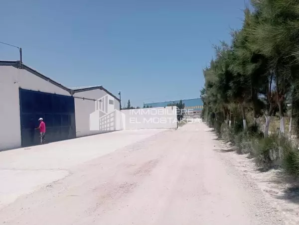 Usine de 4000m² a loyer a Soliman