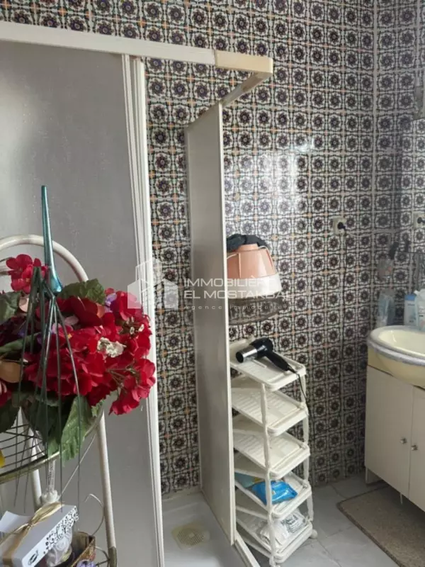 A vendre une villa s+4 avec piscine a soliman