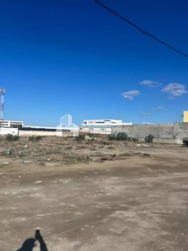 A vendre terrain 1000m² sur la route a Soliman