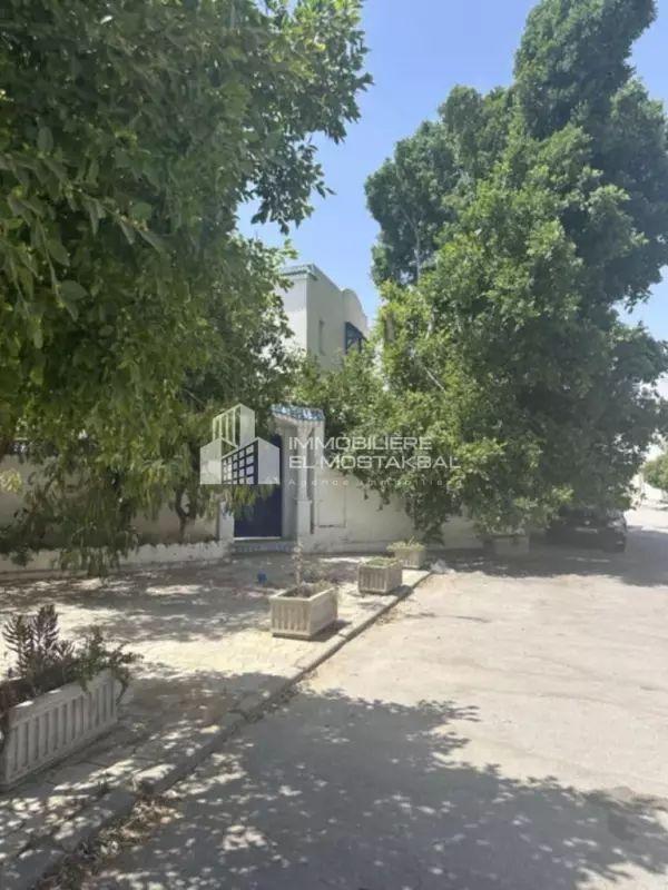 A vendre RDC S+3 superficie 190 m située Grombalia Nabeul